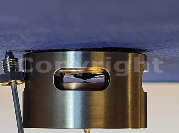 M-DAC-XF-LOW-CS membrane diamond anvil cell – view 4 – BETSA®
