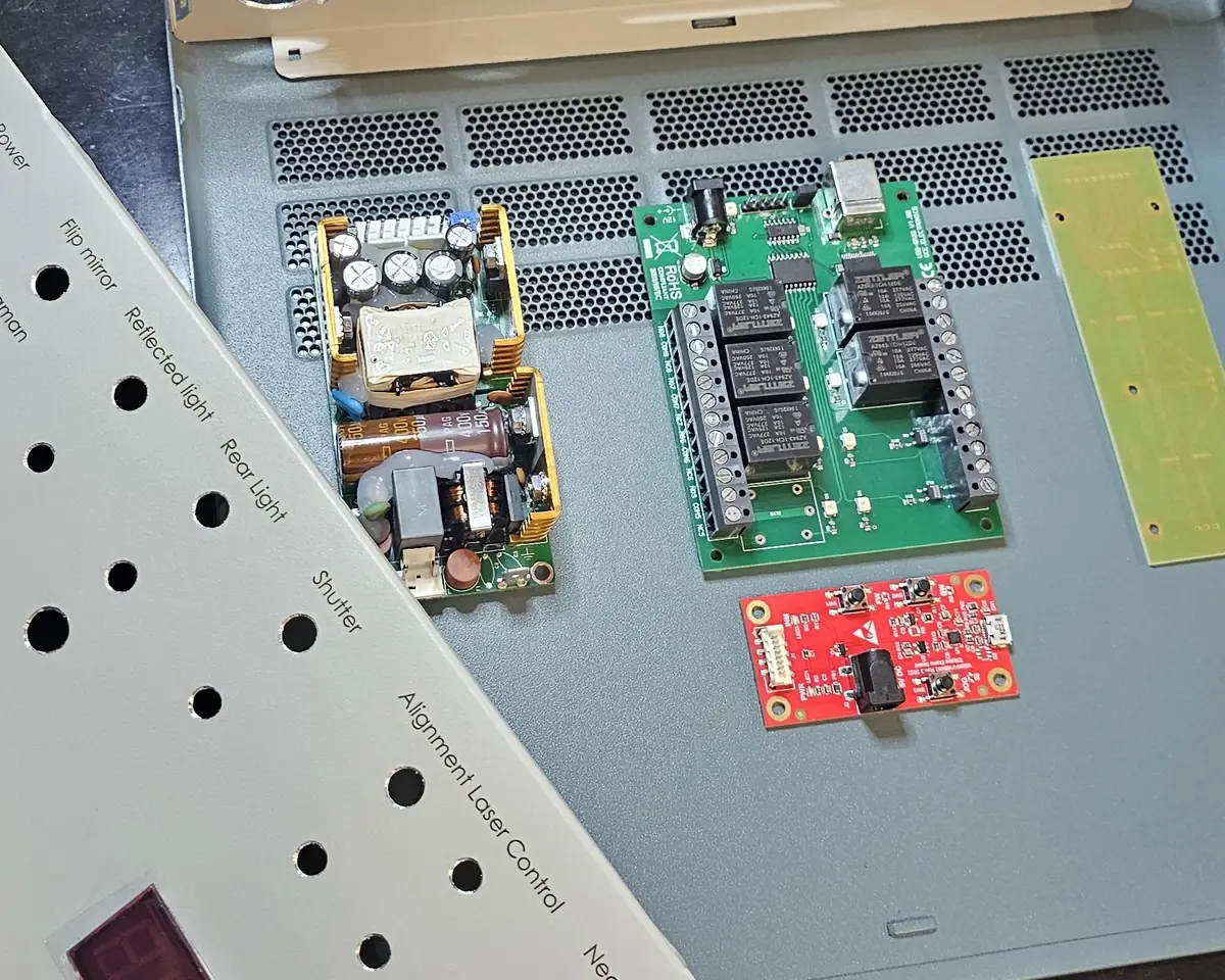 Control electronics and front panel integrated inside the BROT enclosure